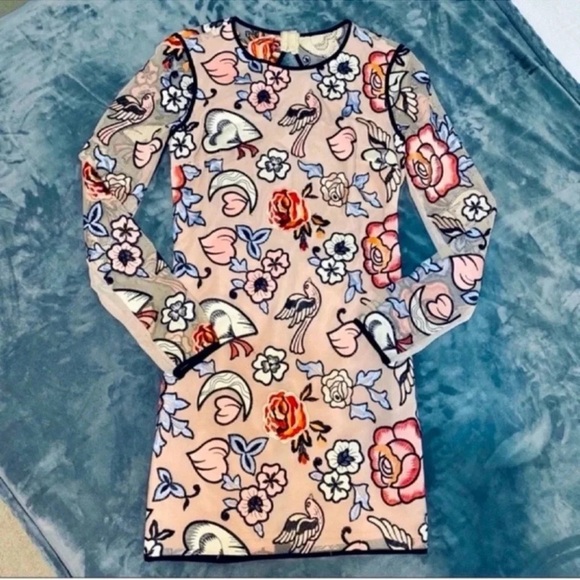 🤩 Stunning Nasty Gal Dress - Picture 2 of 4